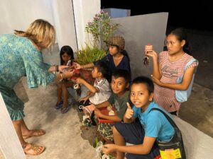 Bali-beach-sales-children